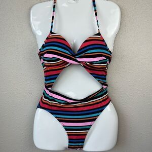 NWOT Sun Dazed One Piece Swim Suit Size S 32 B Cup
